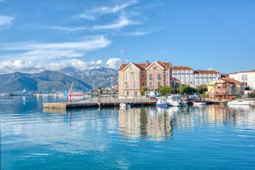 Тиват: Tivat Star