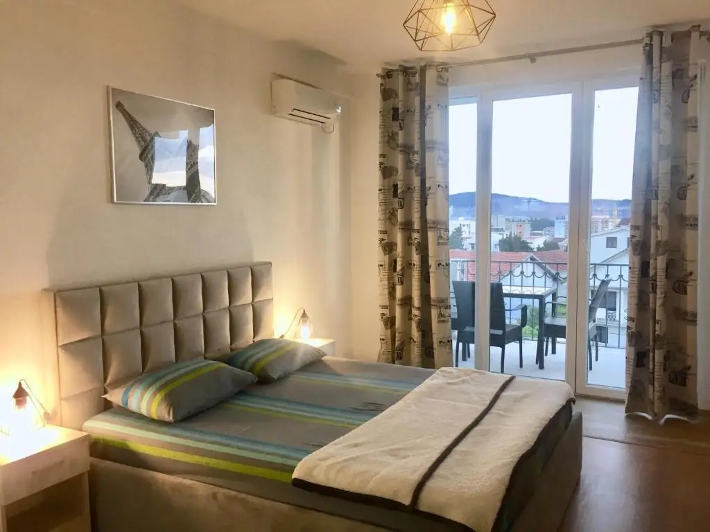Бар: Aparthotel Monterria