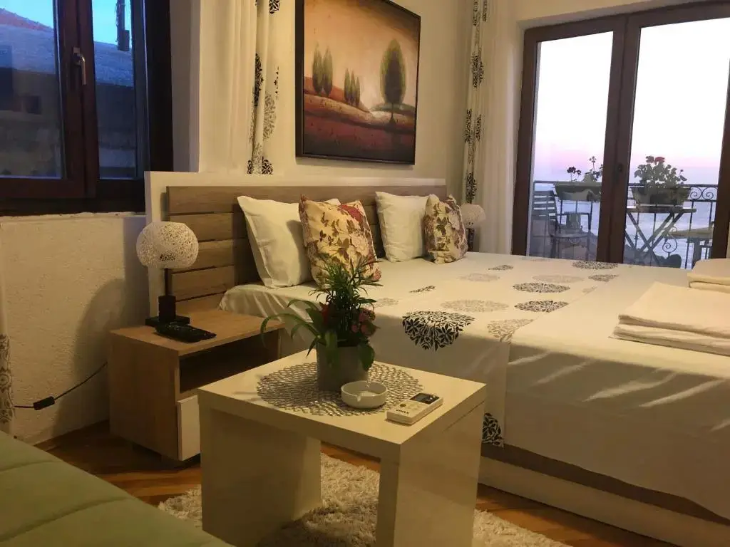 Ульцинь: Apartments Debora