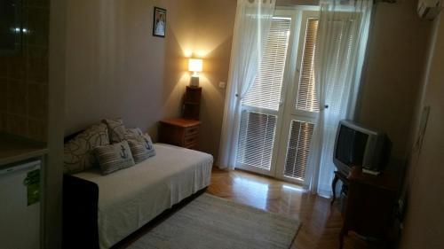 Бар: Lola apartment