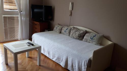 Бар: Lola apartment