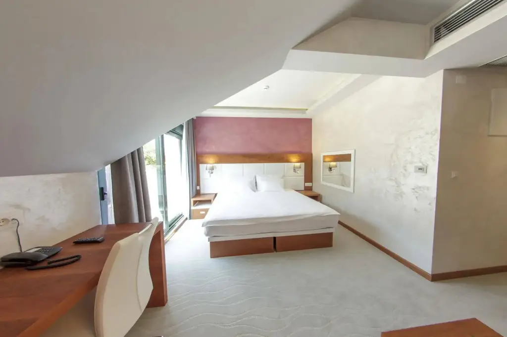 Доброта: Porto In Hotel