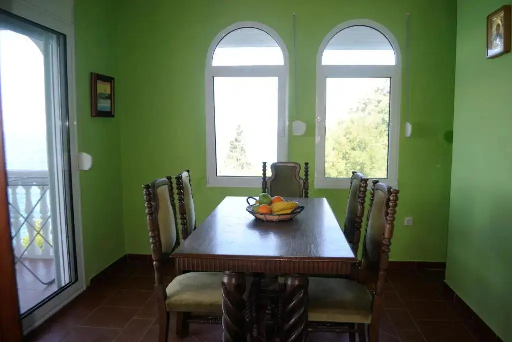 Бусат: Studio Apartments Aleksandra