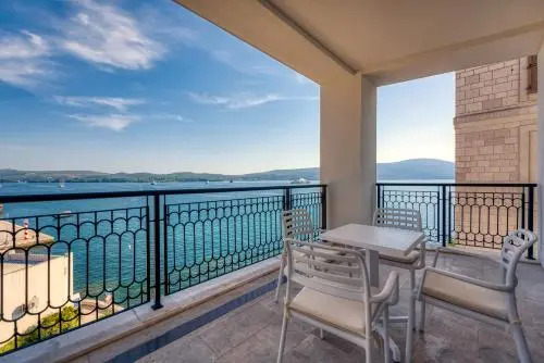 Тиват: Porto Montenegro Village