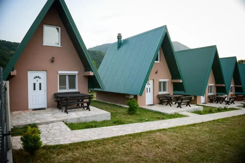 Плужине: Bungalow Holiday