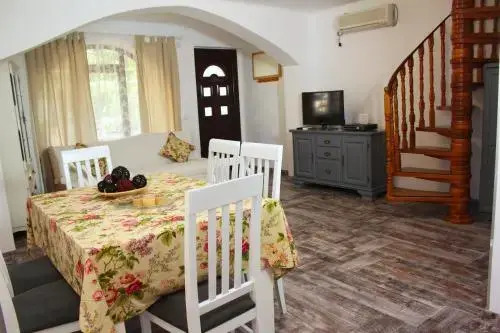 Будва: Holiday Home Branko
