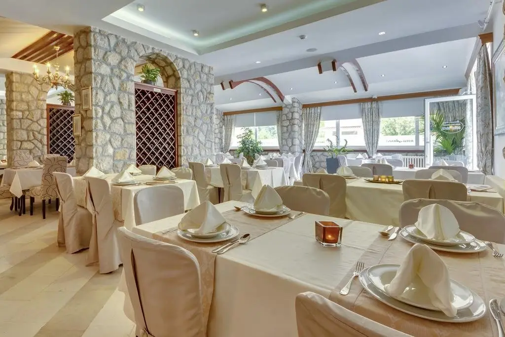 Сутоморе: Akapulco Hotel