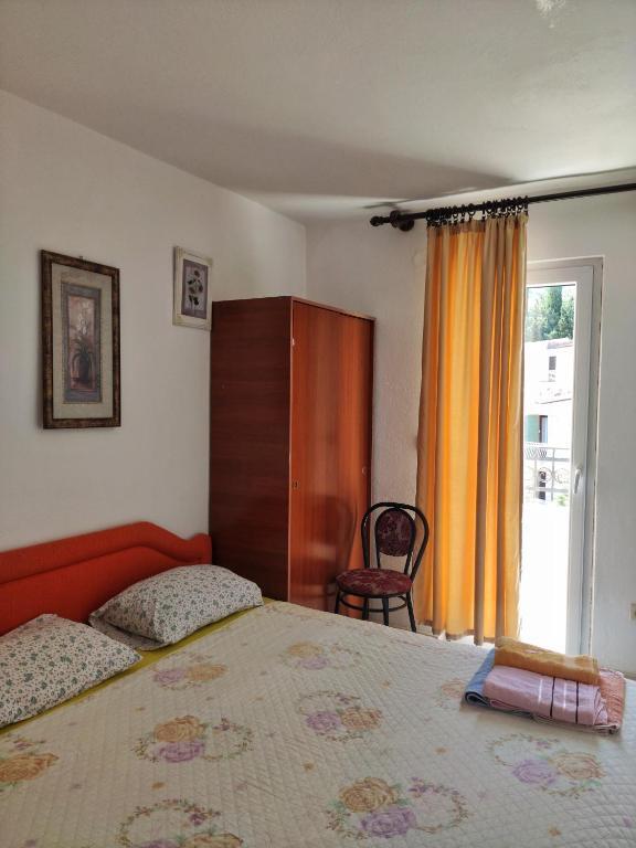 Петровац: Apartments Gvozdenović