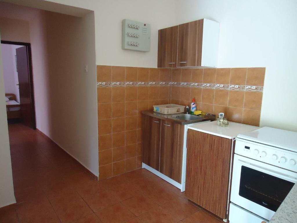 Бечичи: Apartments Ant