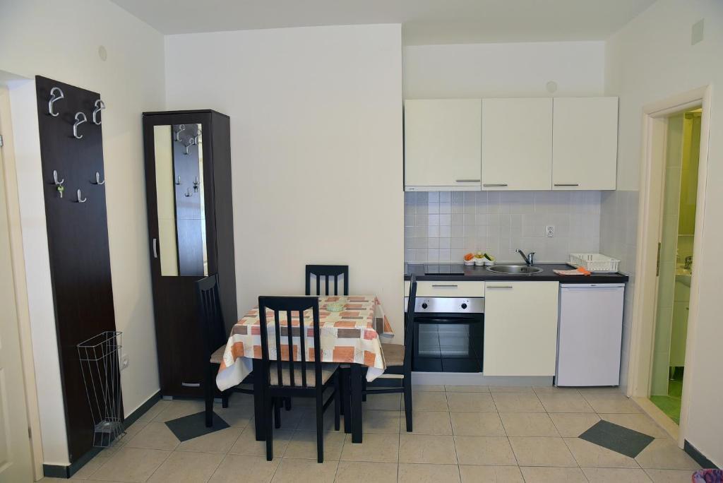 Игало: Adriatic Apartments Igalo