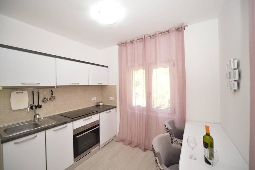 Доброта: J&P Apartments Orahovac