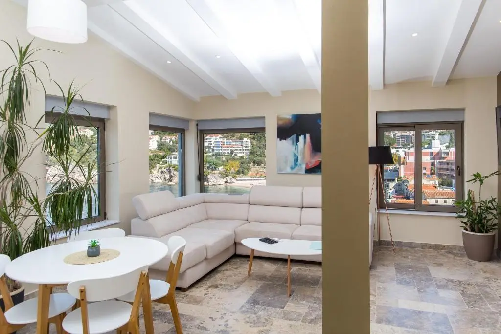 Пржно: Blanche Cliff Apartments