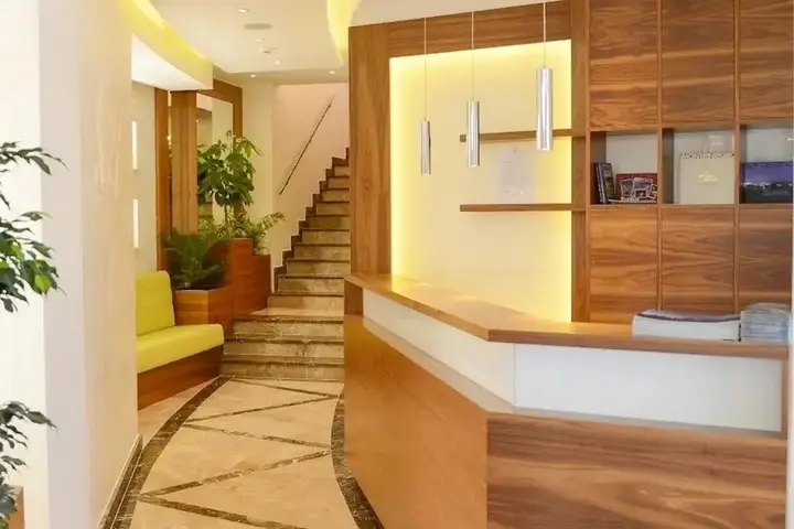 Будва: Hotel Atina by ENTOPYA
