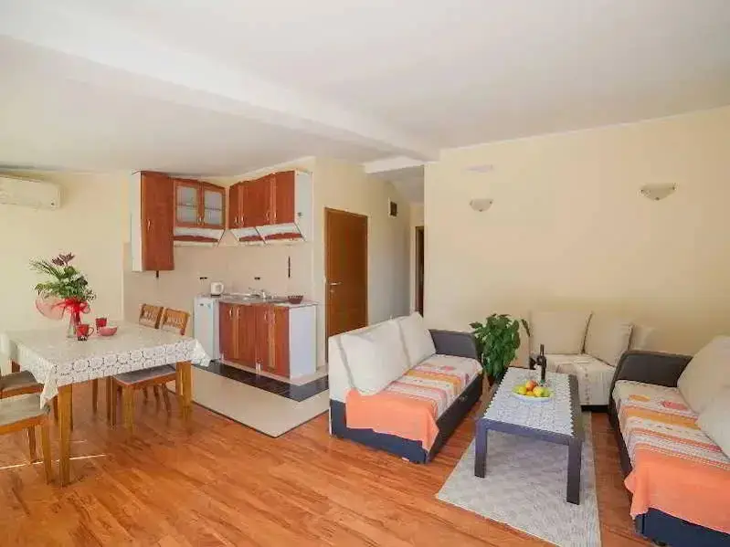 Бульярица: Apartments Jovicevic
