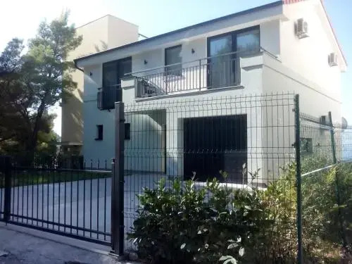 Будва: Villa Lazi
