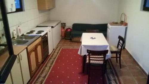 Доброта: Dobrota Guest House