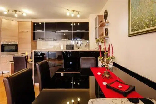 Тиват: Apartment Sahala