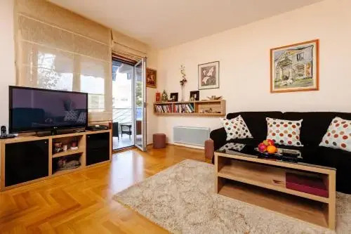 Тиват: Apartment Sahala