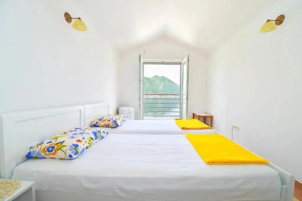 Доброта: Apartments Dobrota