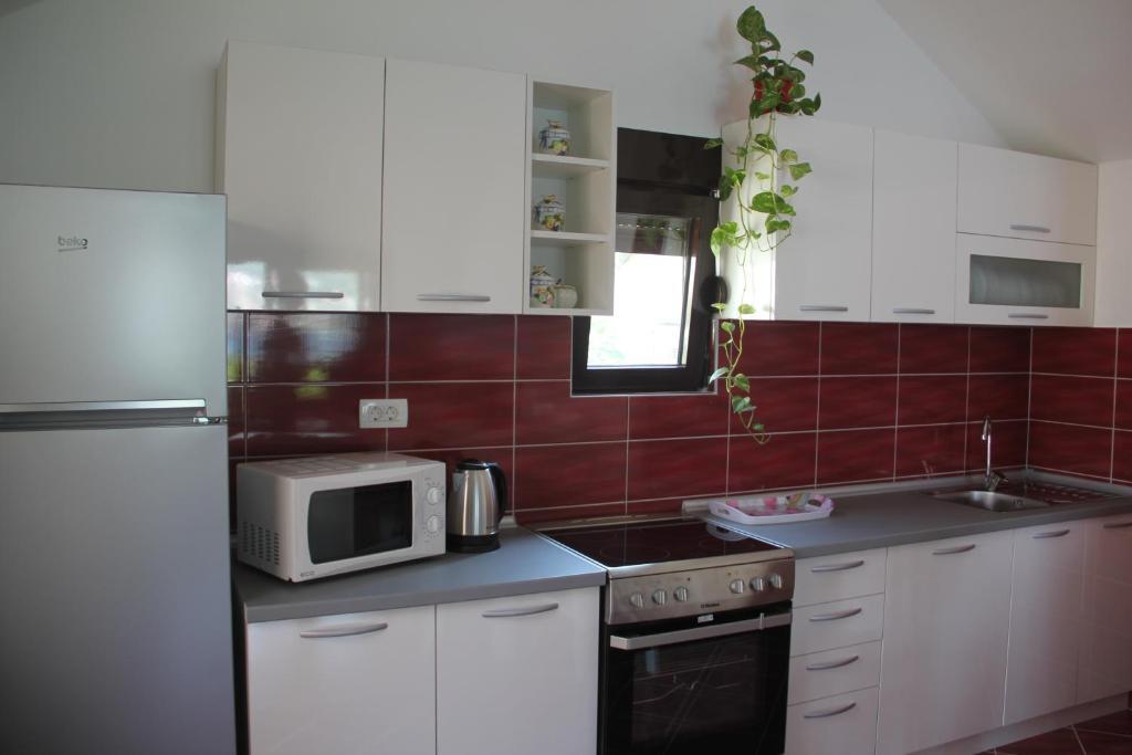 Доброта: Apartments Dijana