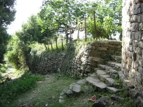 Баошичи: Romantic Stone Cottage