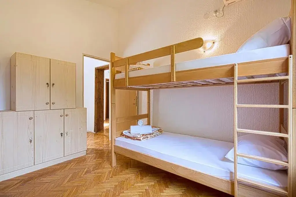 Ульцинь: Hostel Pirate