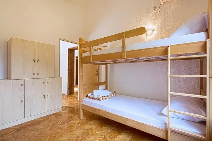 Ульцинь: Hostel Pirate