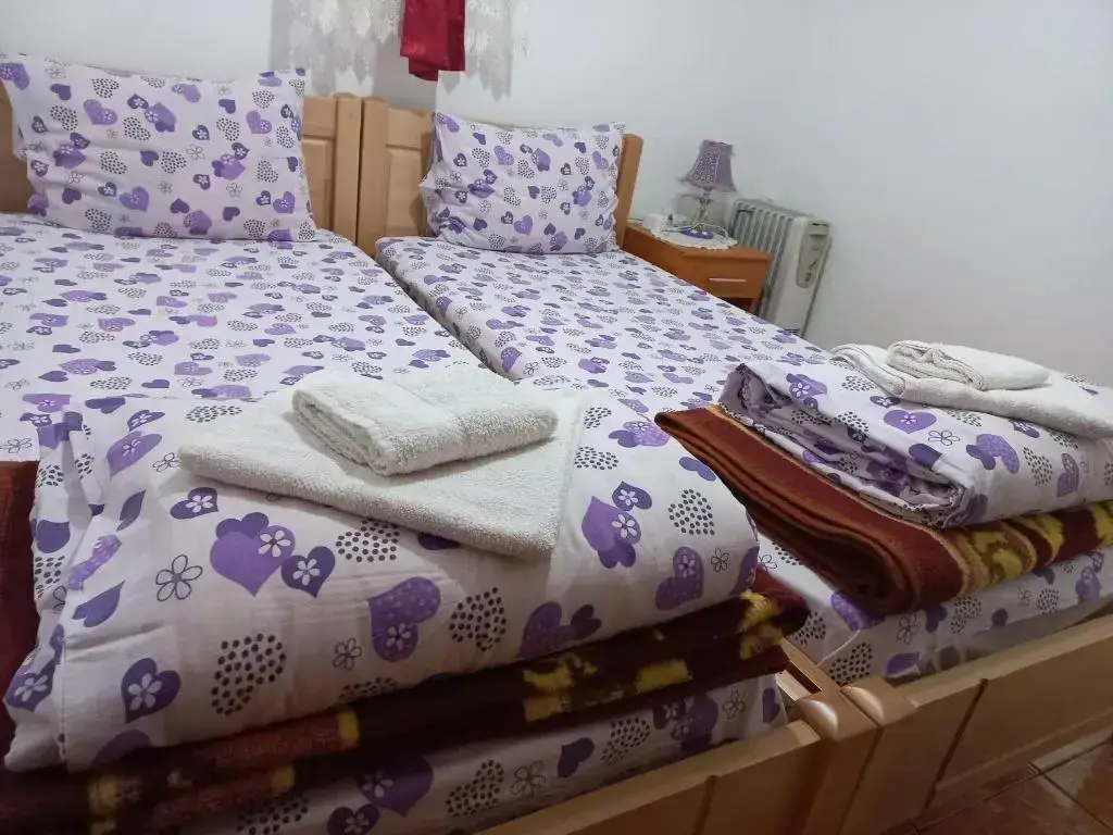 Жабляк: Apartmani Sobe Sljivancanin