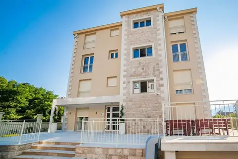 Sea Point Apart hotel Tivat — фото 1