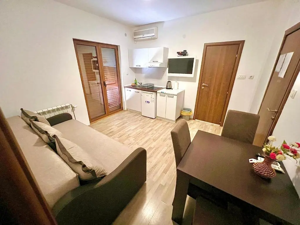 Тиват: Apartments Family
