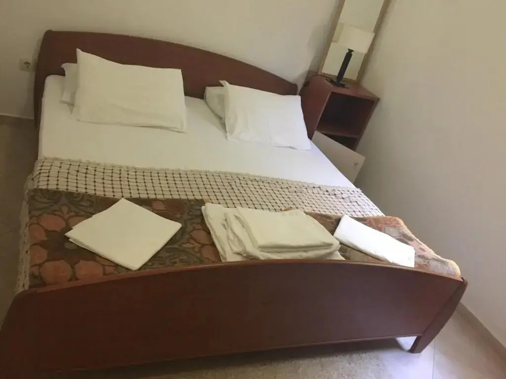 Петровац: Apartments Ivan