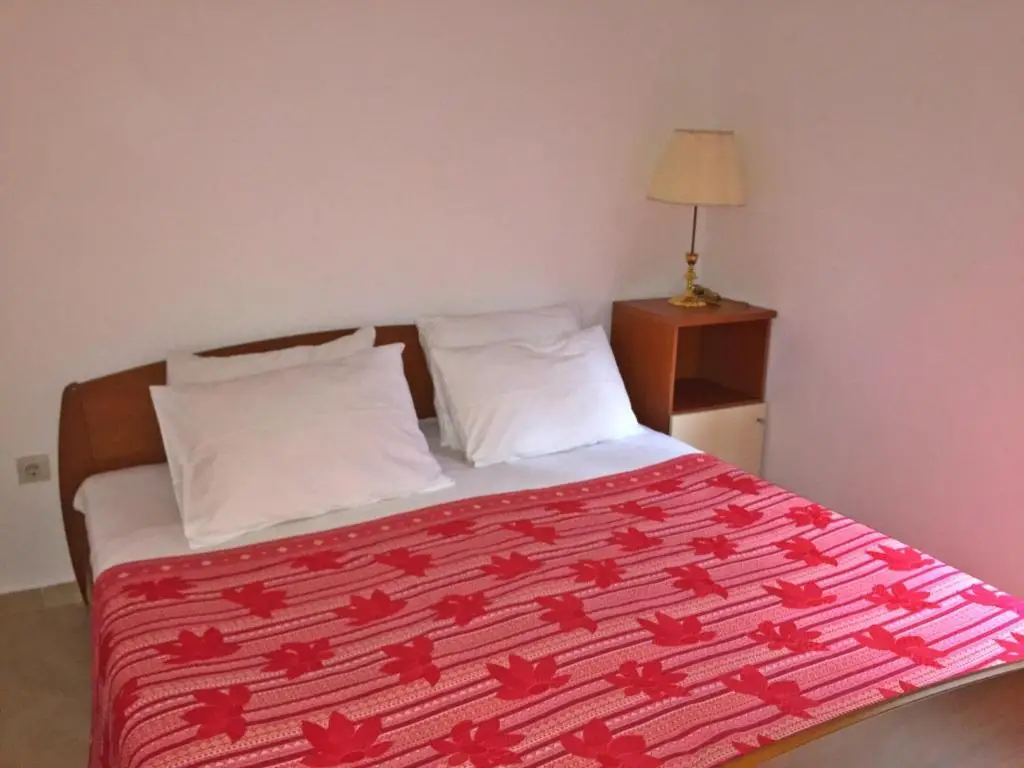 Петровац: Apartments Ivan