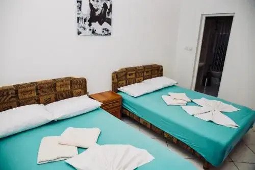 Бусат: Villa Perla