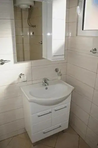 Бусат: Villa Perla