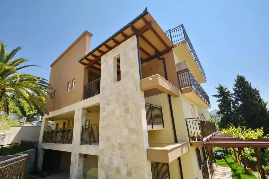 Тиват: Dimitris Apartments