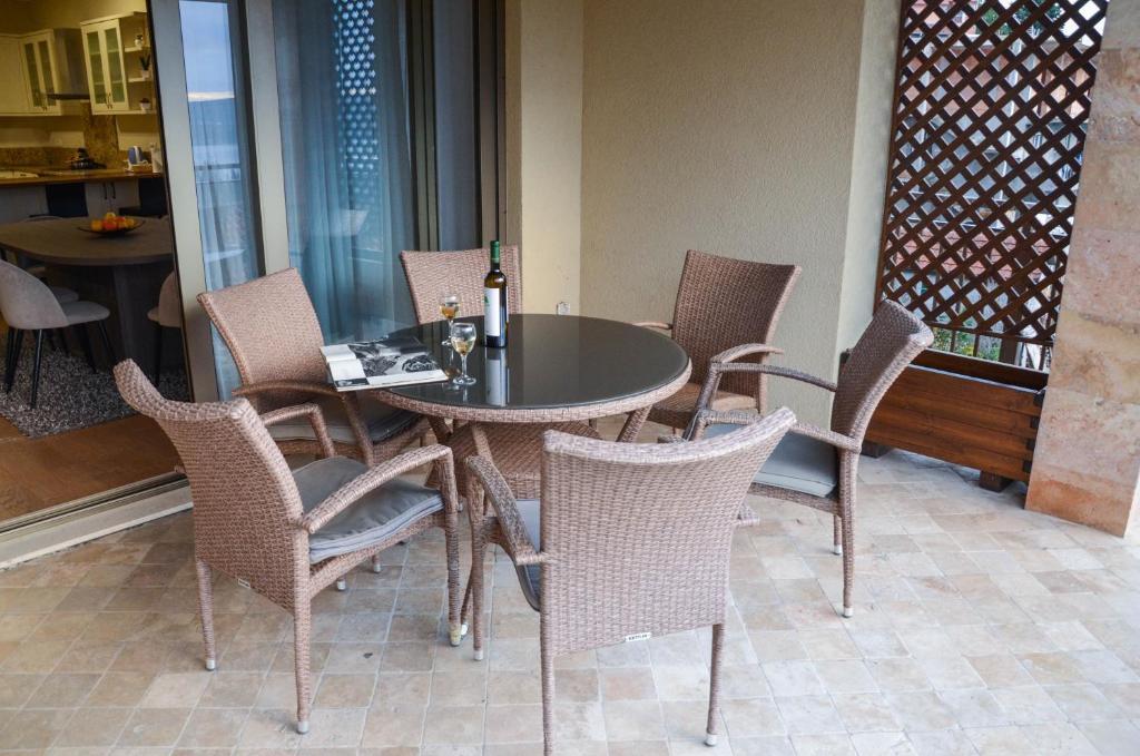Тиват: Dimitris Apartments
