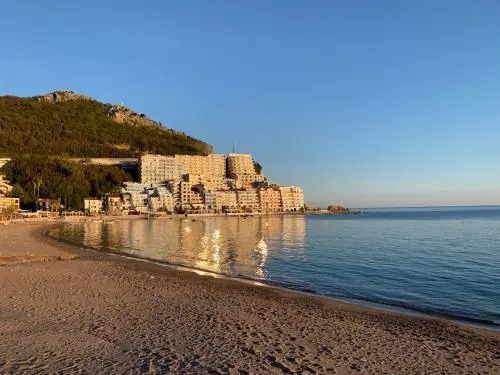 Свети-Стефан: Apartment Sveti Stefan Beach