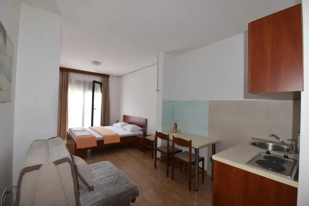 Будва: Studio Apartments 6 Palmi