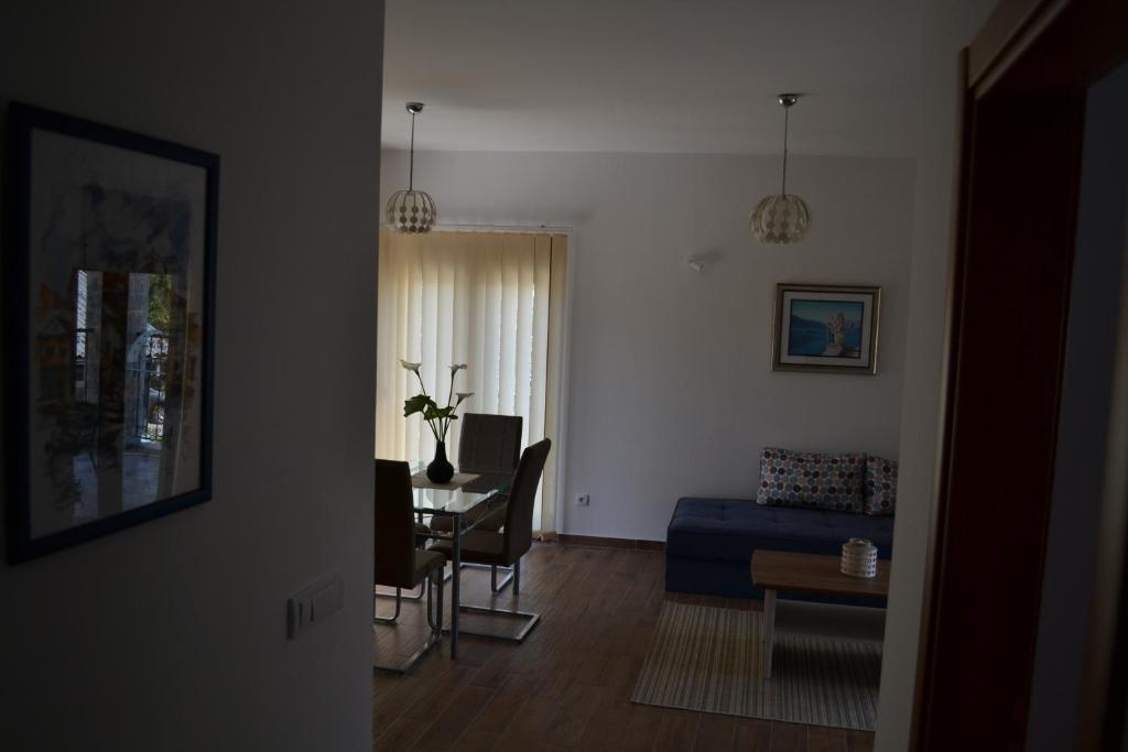 Тиват: Apartments Porat