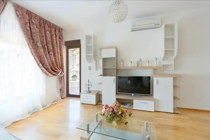 Будва: Apartments in Becici