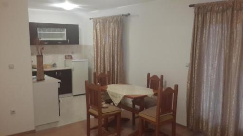 Тиват: Apartments Marija