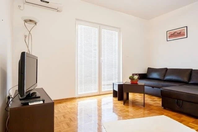 Sunny Flat With A Beautiful View — фото 1