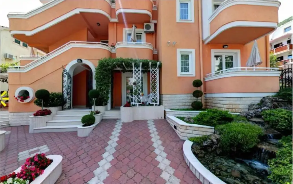 Петровац: Vila Koral