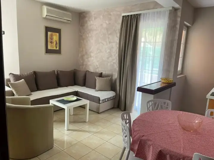 Петровац: Vila Koral