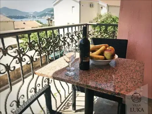 Свети-Стефан: Apartments Villa Luka