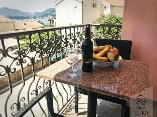 Свети-Стефан: Apartments Villa Luka