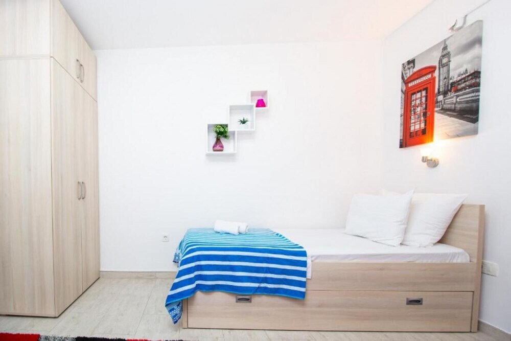 Доброта: Apartment With Shared Pool in Pr anj Montenegro