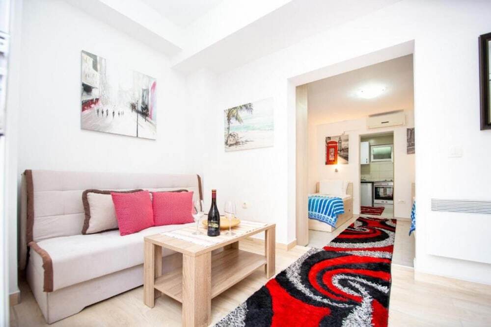 Доброта: Apartment With Shared Pool in Pr anj Montenegro
