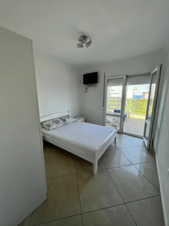 Бусат: Apartmani Bojana
