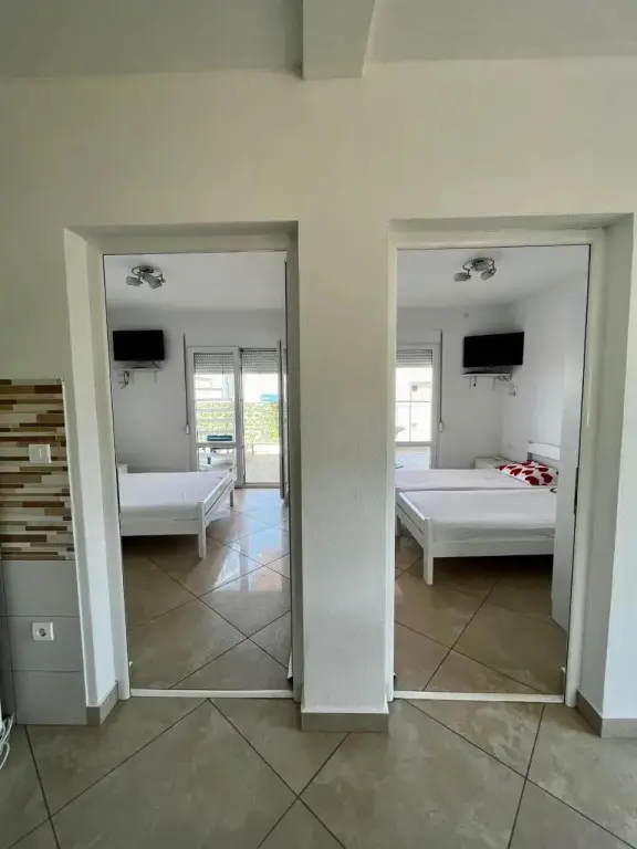 Бусат: Apartmani Bojana
